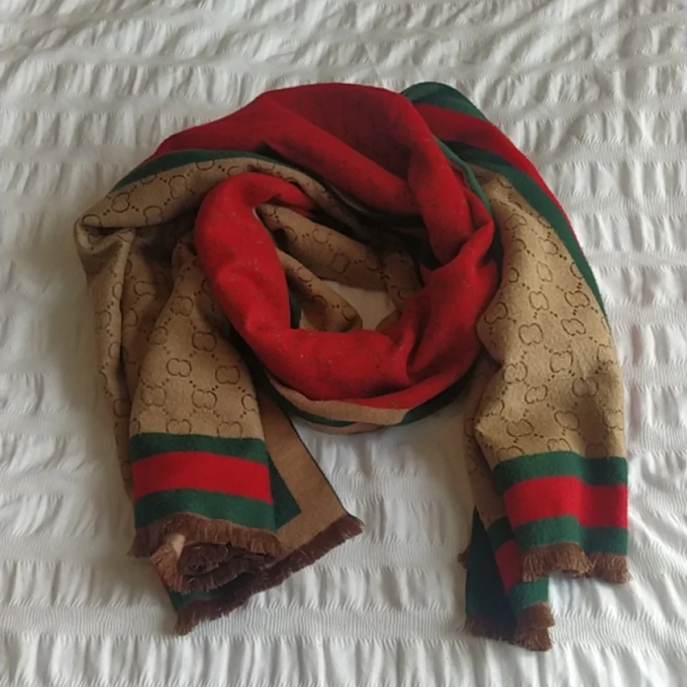 "Gucci" style scarf 2metres long - Picture 2 of 3